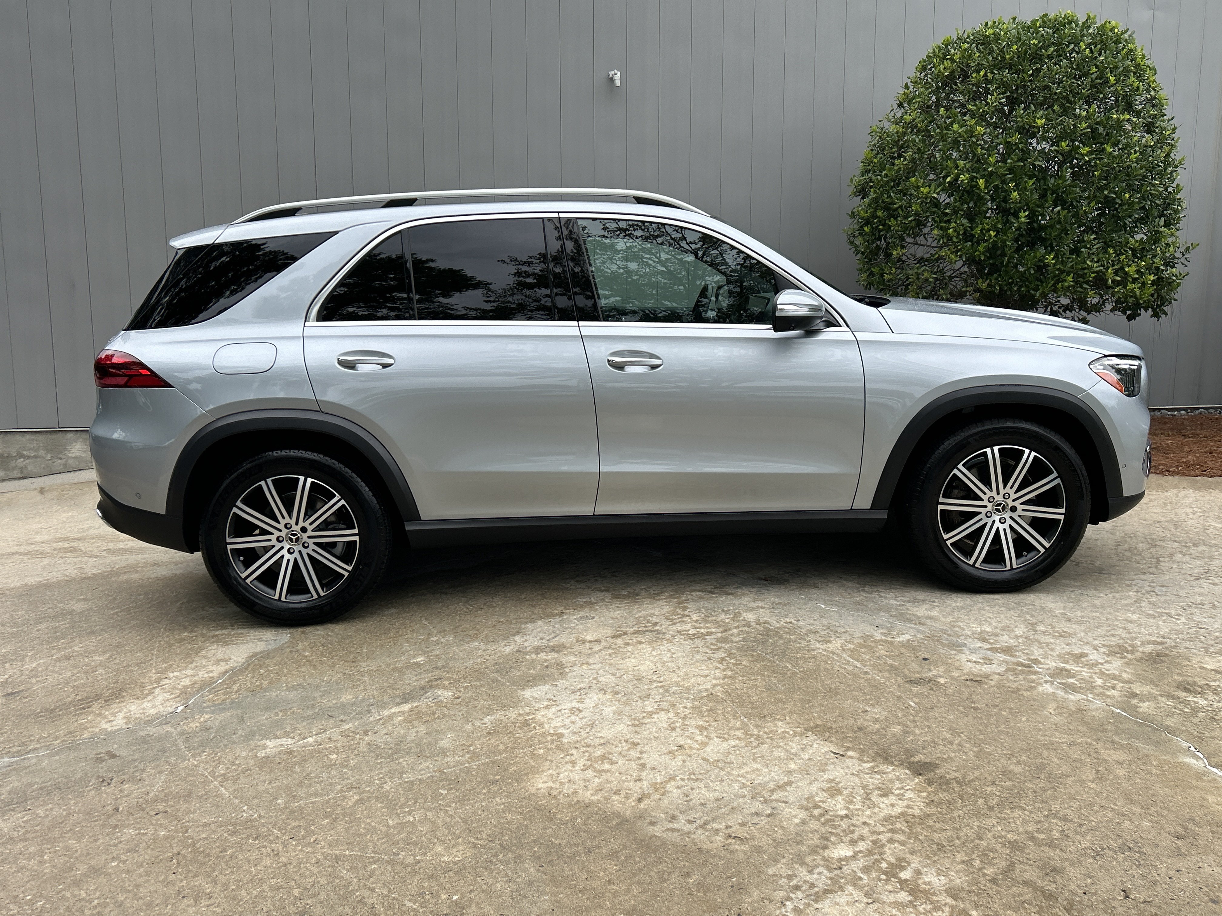 Certified 2025 Mercedes-Benz GLE 450 4MATIC image 5