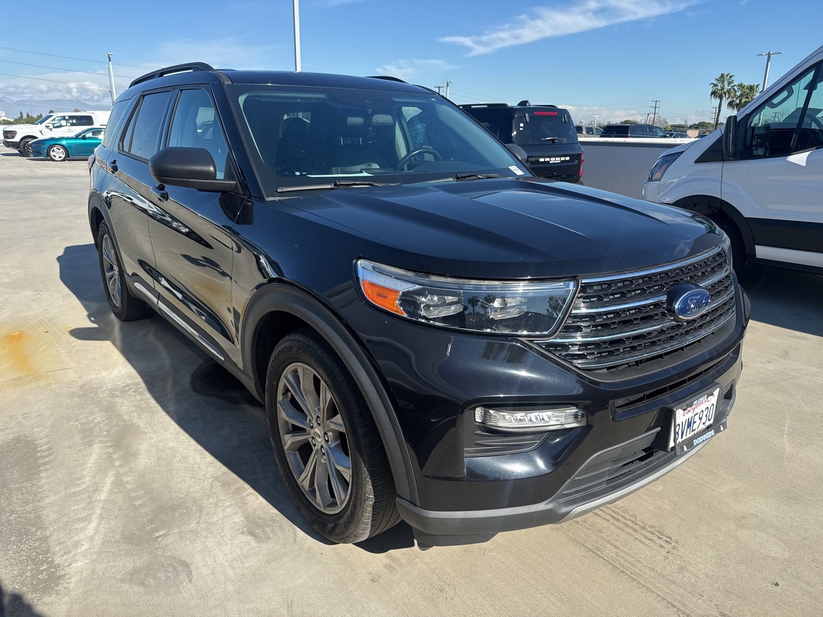 Used 2021 Ford Explorer XLT w/ Equipment Group 202A image 4