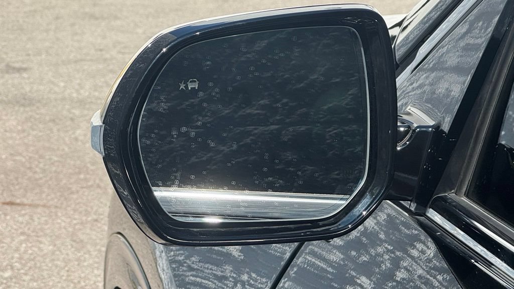 Used 2025 Buick Enclave Avenir w/ LPO, Floor Liner Package FWD image 20