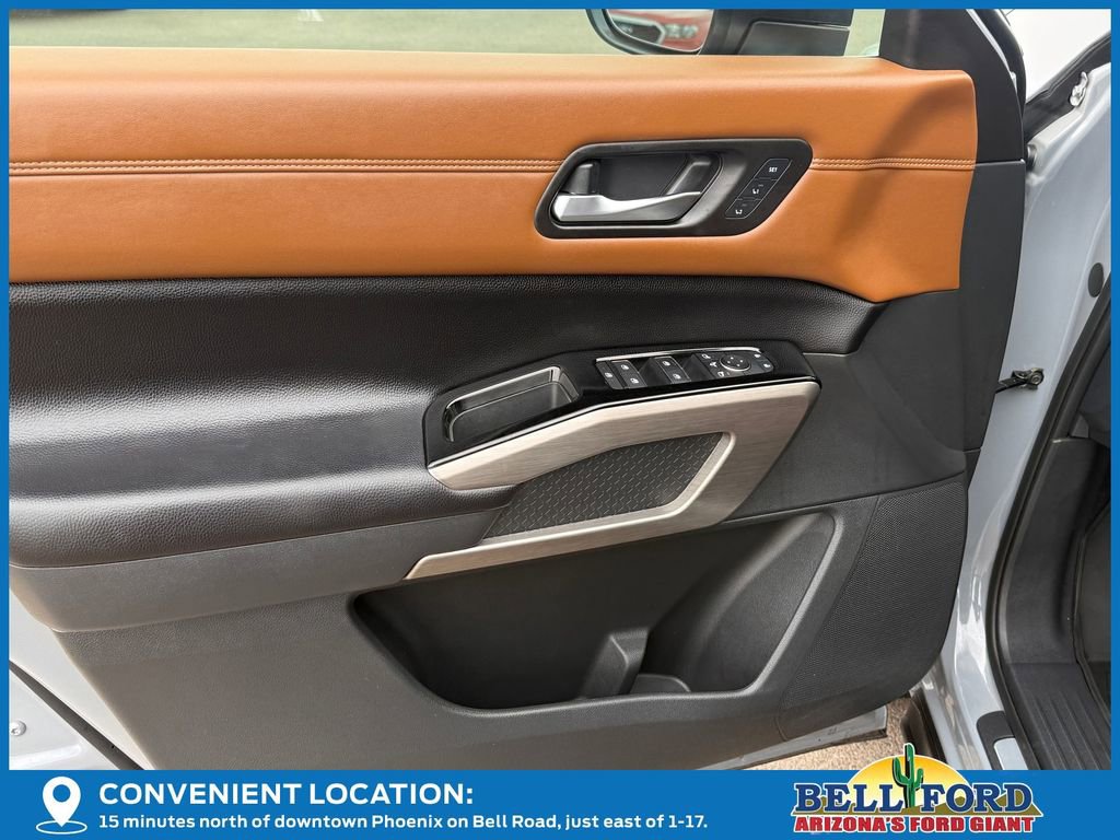 Used 2024 Nissan Pathfinder Platinum image 19