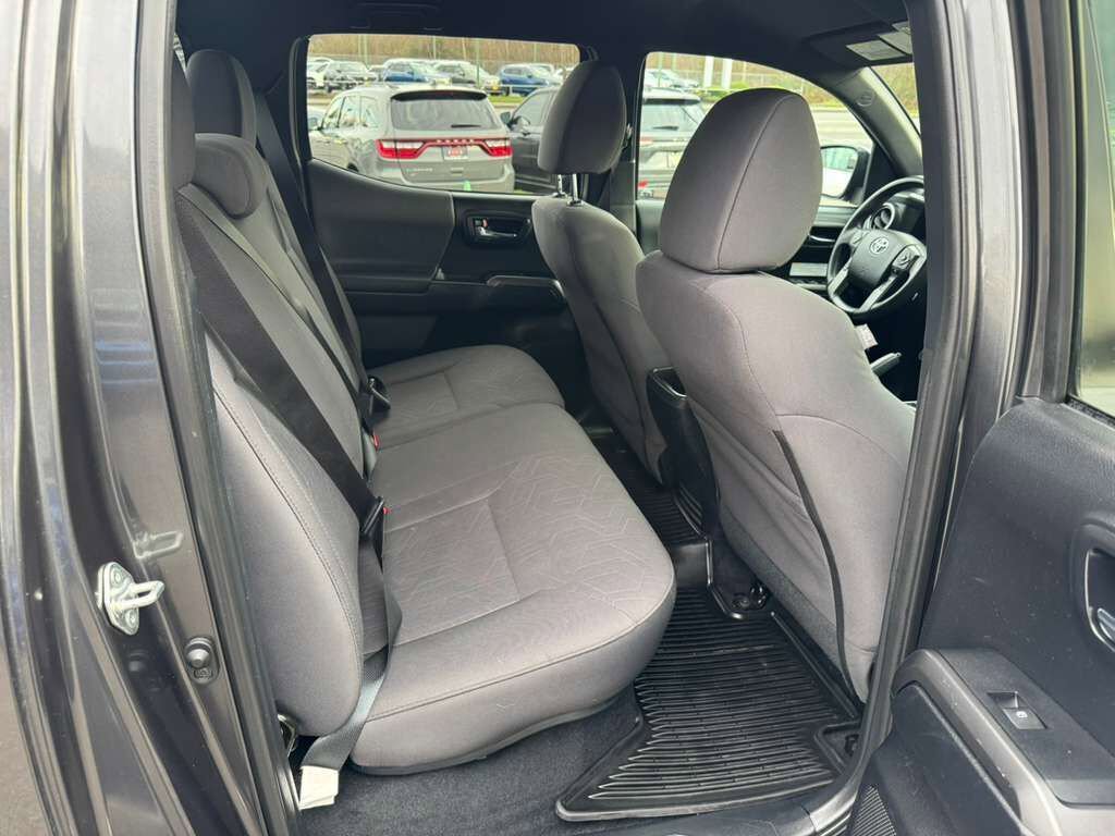 Used 2018 Toyota Tacoma TRD Off-Road w/ Technology Package image 14