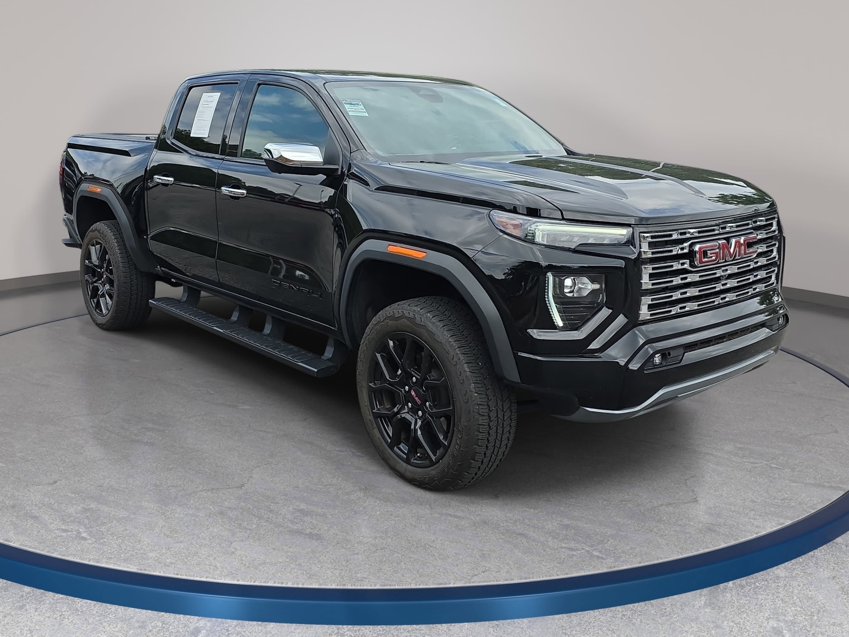 Used 2025 GMC Canyon Denali w/ LPO, Denali Black Edition AWD/4WD image 3