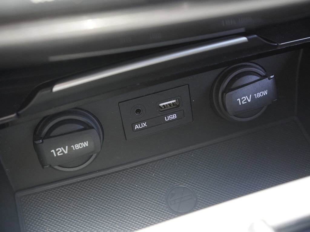 Used 2016 Hyundai Genesis 3.8 RWD image 16
