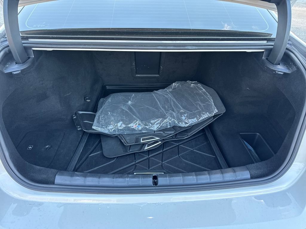 Used 2023 BMW 760i xDrive image 17