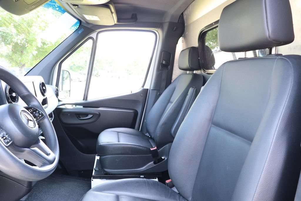 Used 2023 Mercedes-Benz Sprinter 2500 w/ Acoustic Package image 18