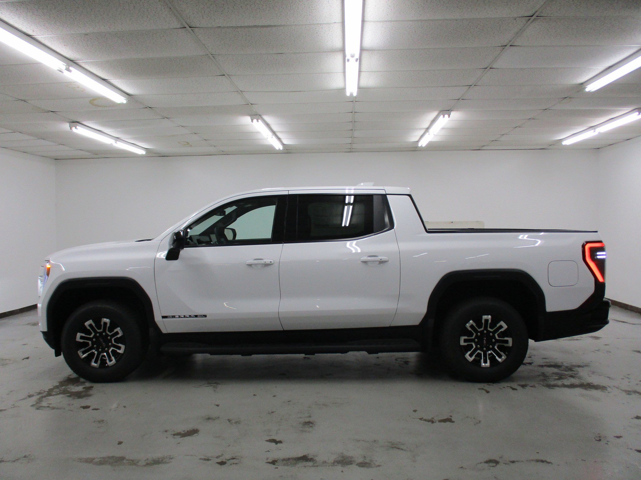 New 2026 GMC Sierra EV Elevation image 2