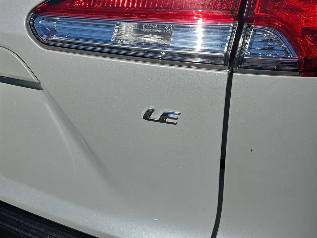 Used 2024 Toyota Corolla Cross LE FWD image 23