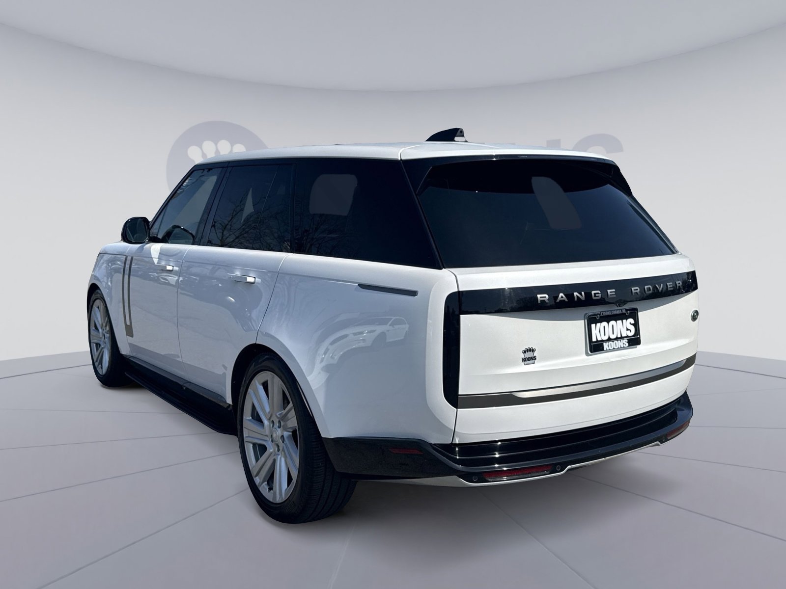 Used 2022 Land Rover Range Rover SE image 4