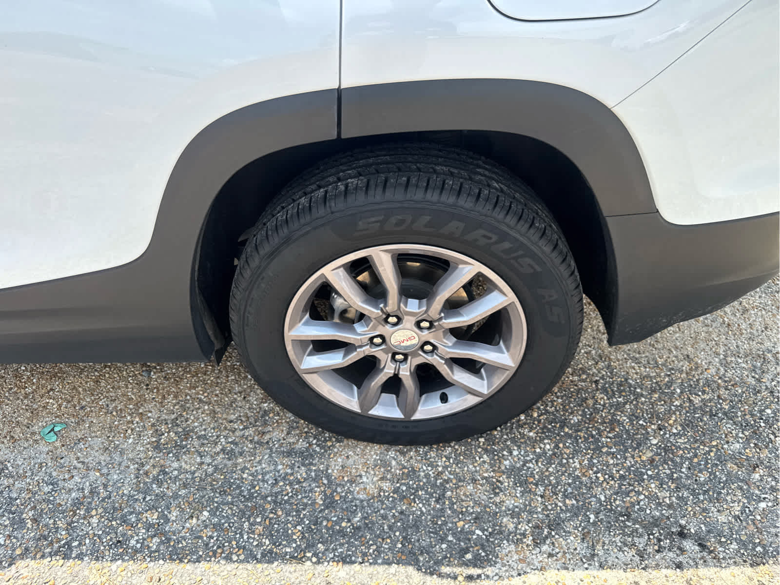 Used 2024 GMC Terrain SLT AWD/4WD image 16