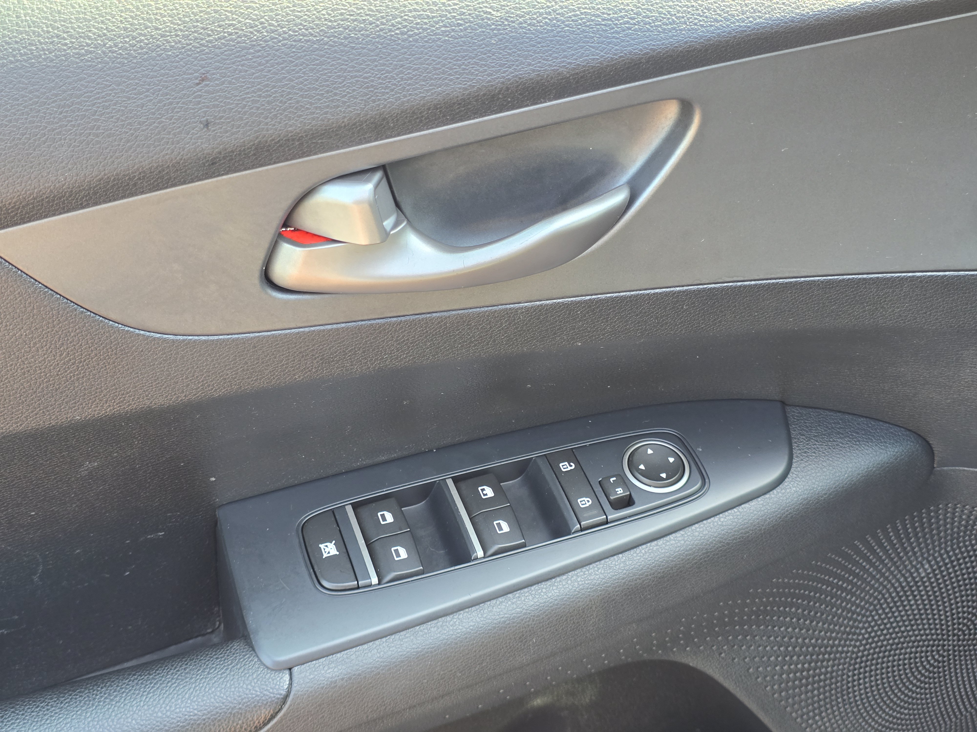 Used 2020 Kia Forte LXS FWD image 28