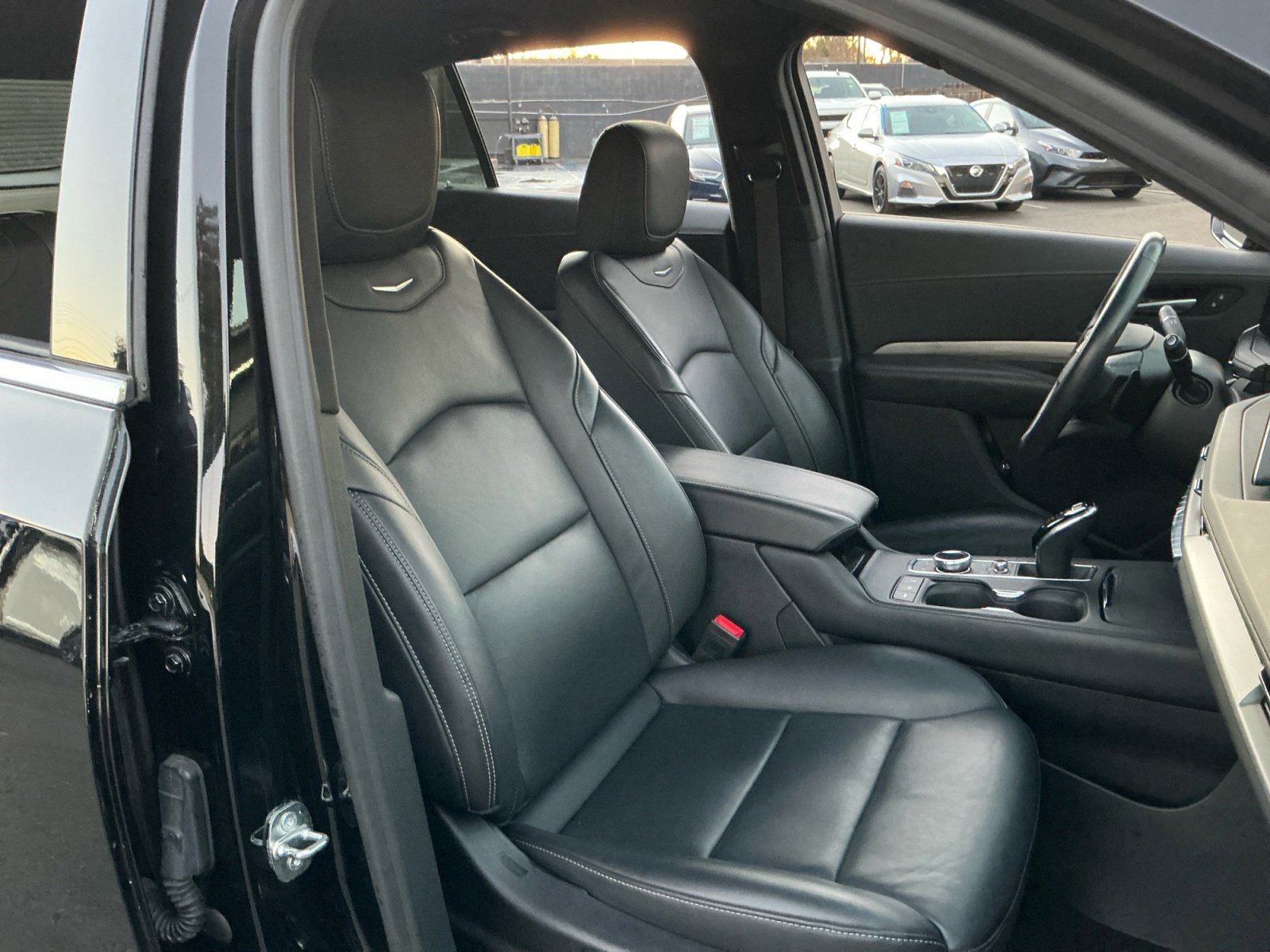 Used 2024 Cadillac XT4 Premium Luxury image 22