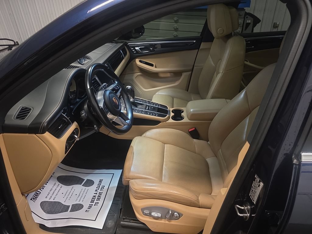 Used 2018 Porsche Macan GTS AWD/4WD image 17