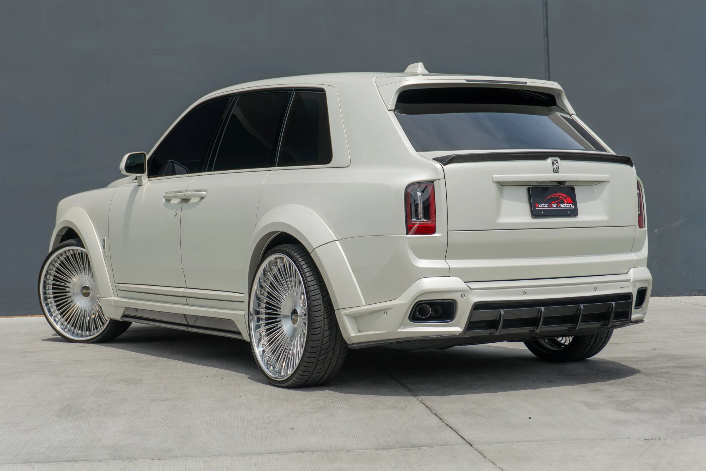 Used 2025 Rolls-Royce Cullinan AWD/4WD image 9