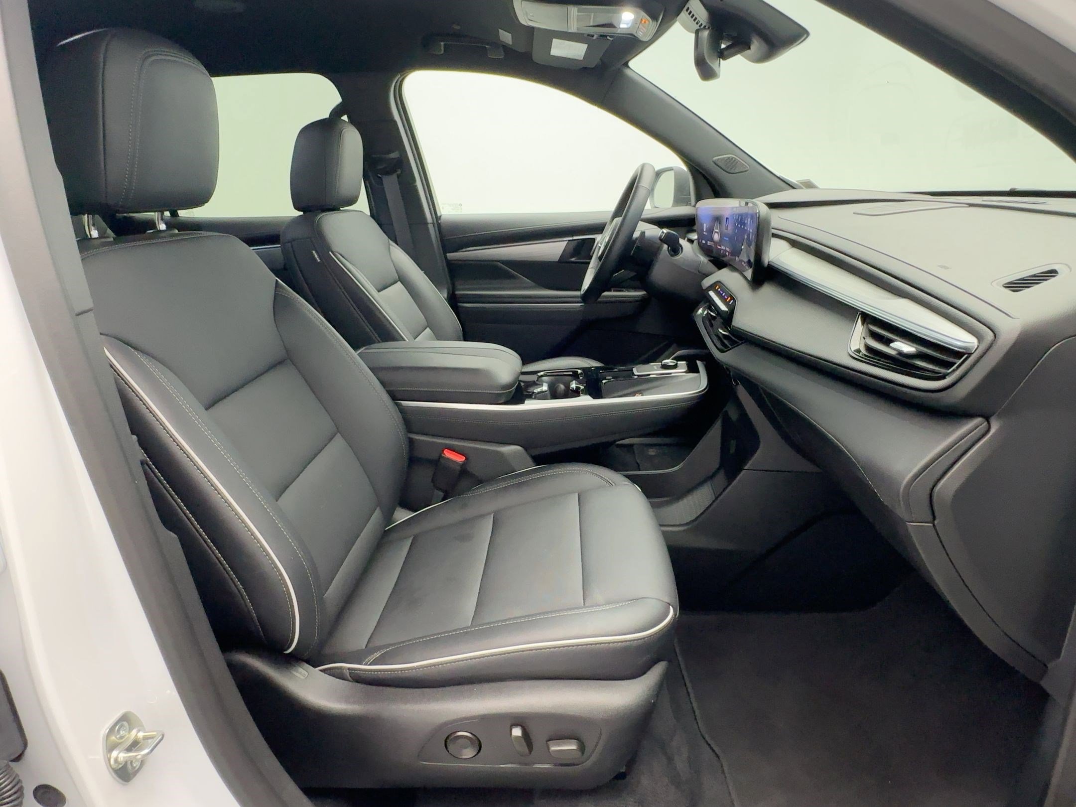 Certified 2025 Buick Enclave Preferred image 29