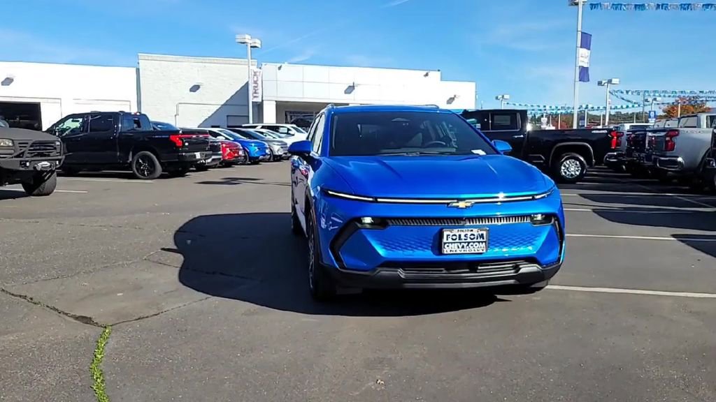 New 2026 Chevrolet Equinox EV LT image 3