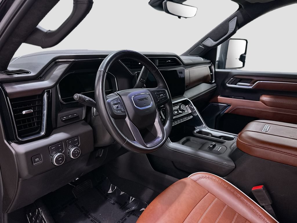 Used 2025 GMC Sierra 3500 Denali Ultimate AWD/4WD image 9