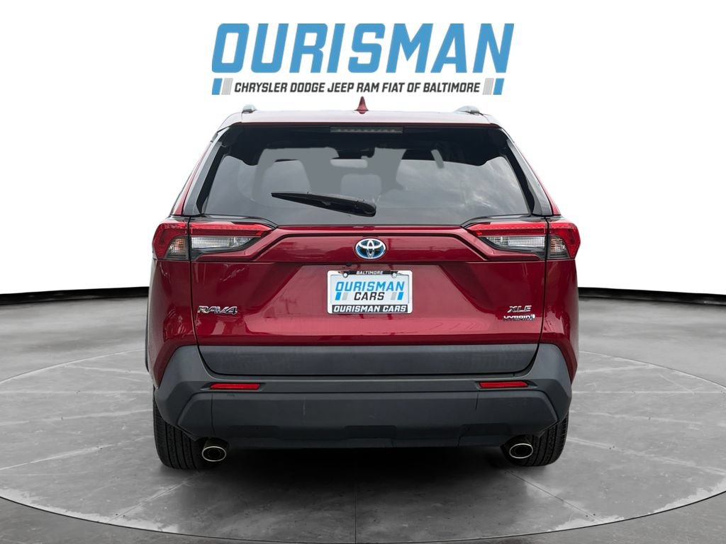 Used 2021 Toyota RAV4 XLE w/ Convenience Package AWD/4WD image 5