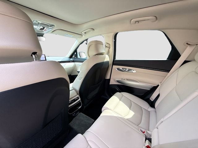 Used 2024 Genesis GV70 2.5T w/ Select Package image 24