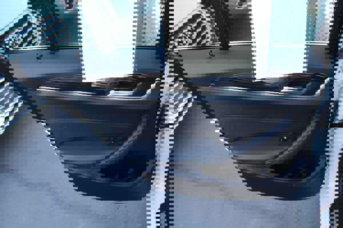 Used 2019 BMW 530i xDrive image 25