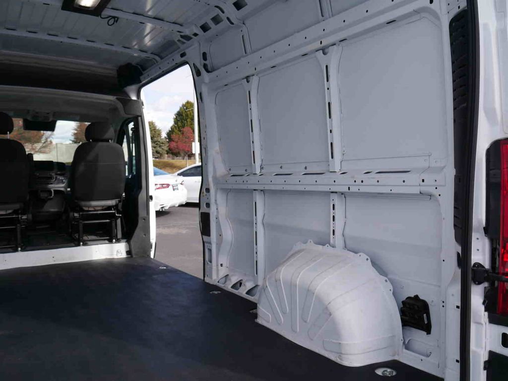 Used 2025 RAM ProMaster 2500 w/ Convenience Group image 16