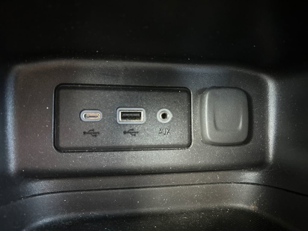 Used 2023 Chevrolet Equinox LT FWD image 20