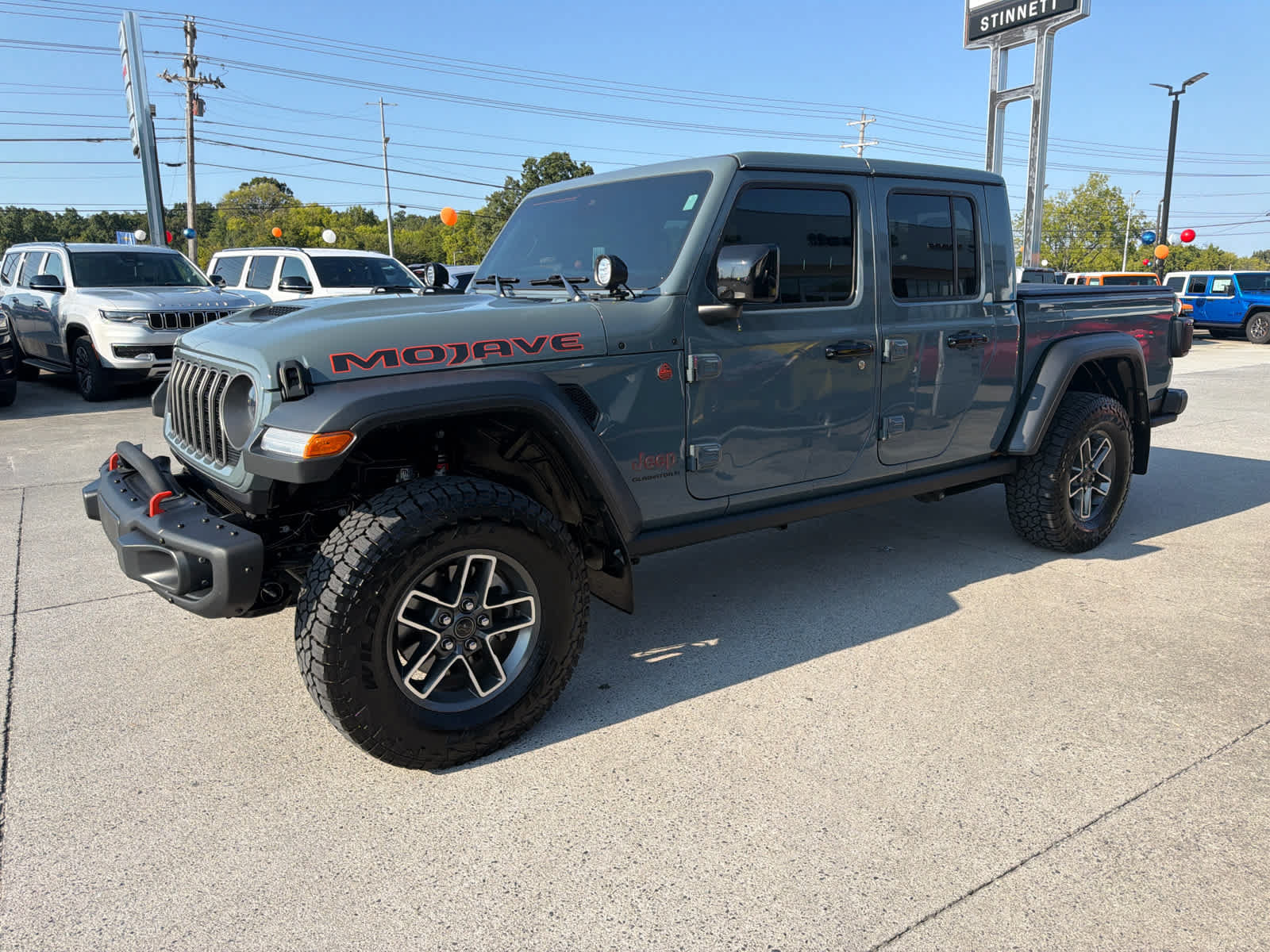 Used 2025 Jeep Gladiator Mojave w/ Steel Bumper Group AWD/4WD image 4