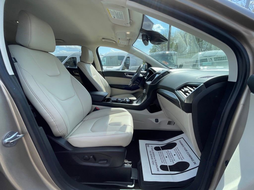 Used 2020 Ford Edge Titanium image 26