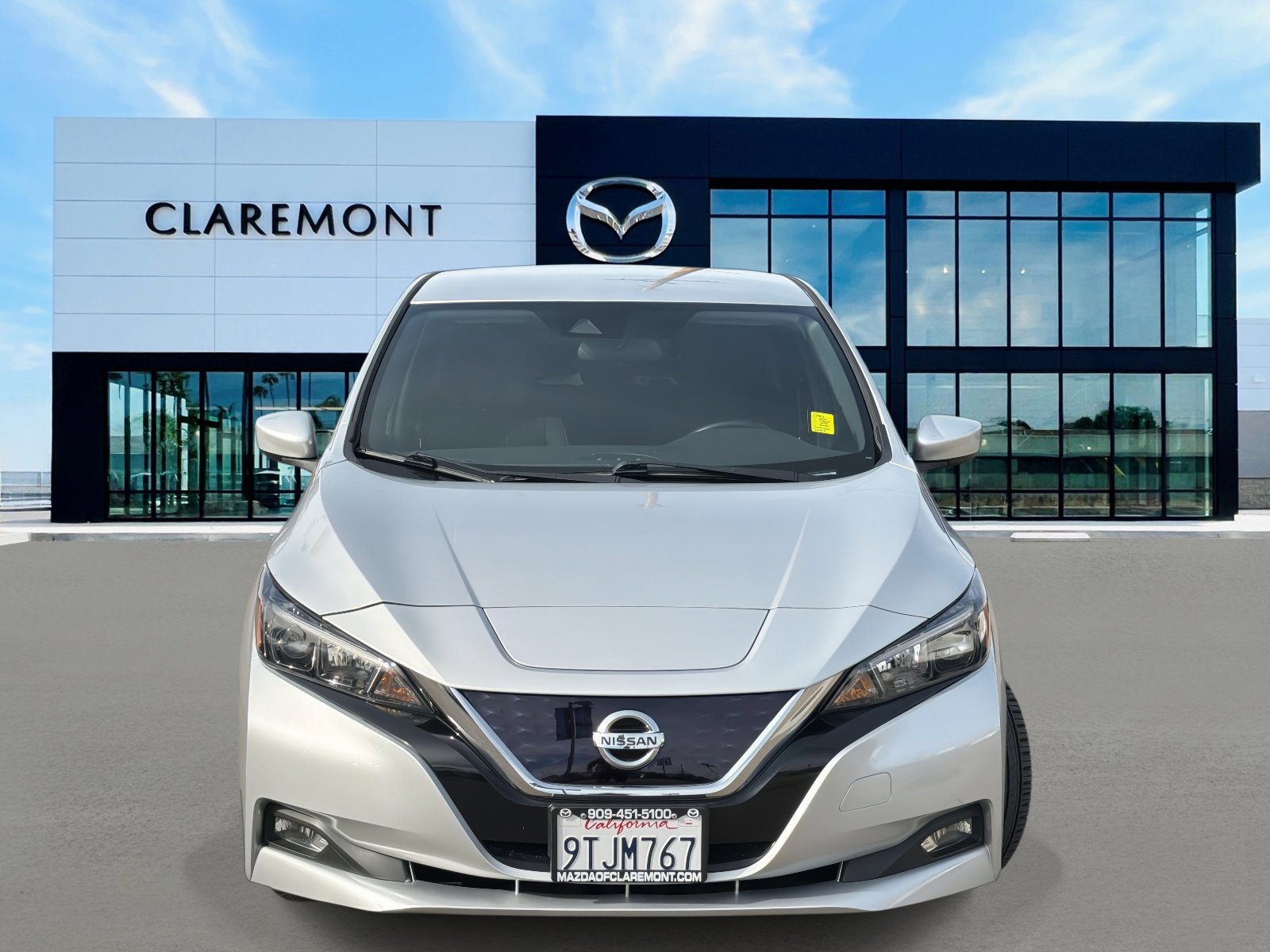 Used 2022 Nissan Leaf SV image 2