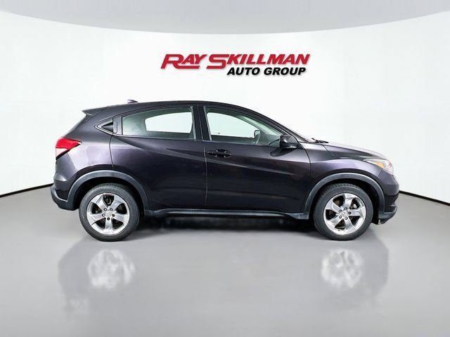 Used 2017 Honda HR-V LX image 8