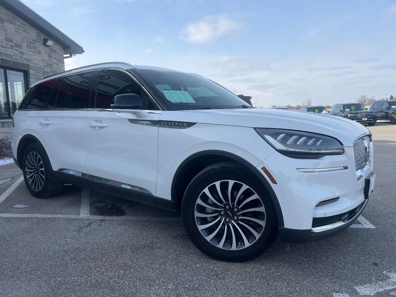 Used 2023 Lincoln Aviator Reserve w/ Class IV Trailer Tow Package image 3