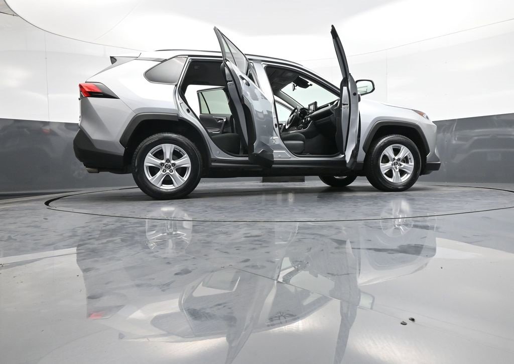 Used 2021 Toyota RAV4 XLE image 46