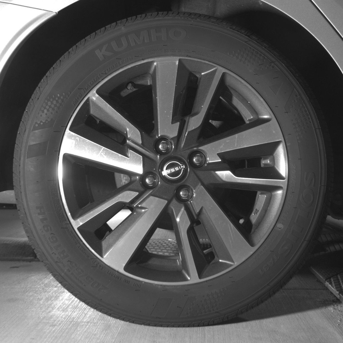 Used 2025 Nissan Versa SV image 15