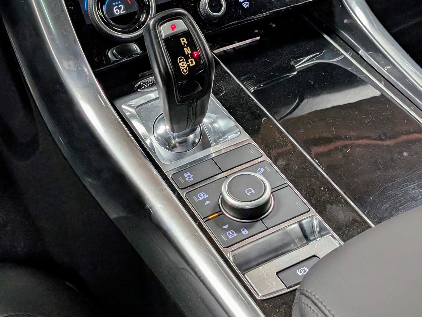 Used 2018 Land Rover Range Rover Sport HSE AWD/4WD image 25