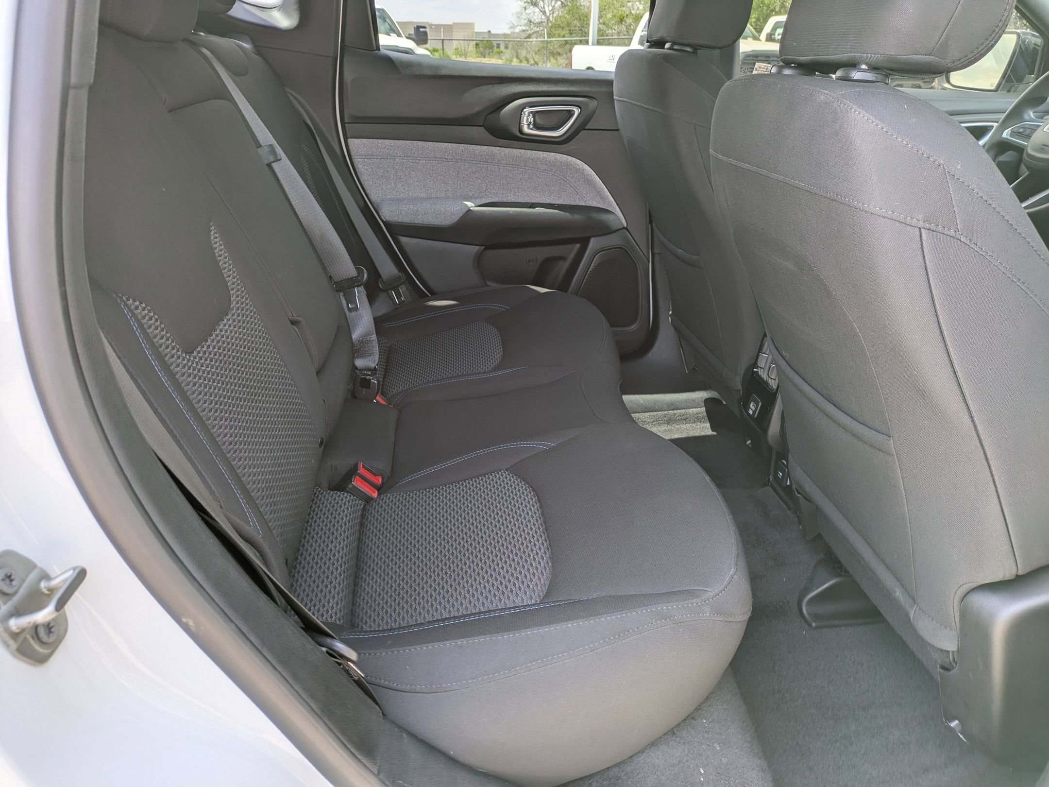 Used 2023 Jeep Compass Sport image 25