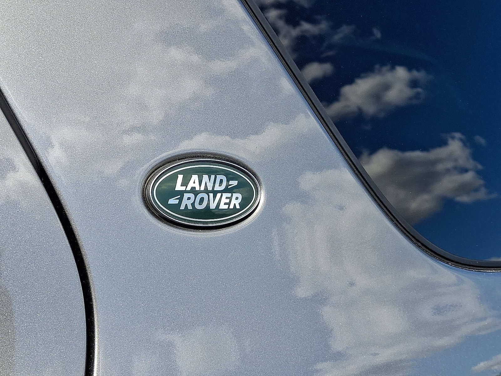Used 2025 Land Rover Discovery Sport S image 27