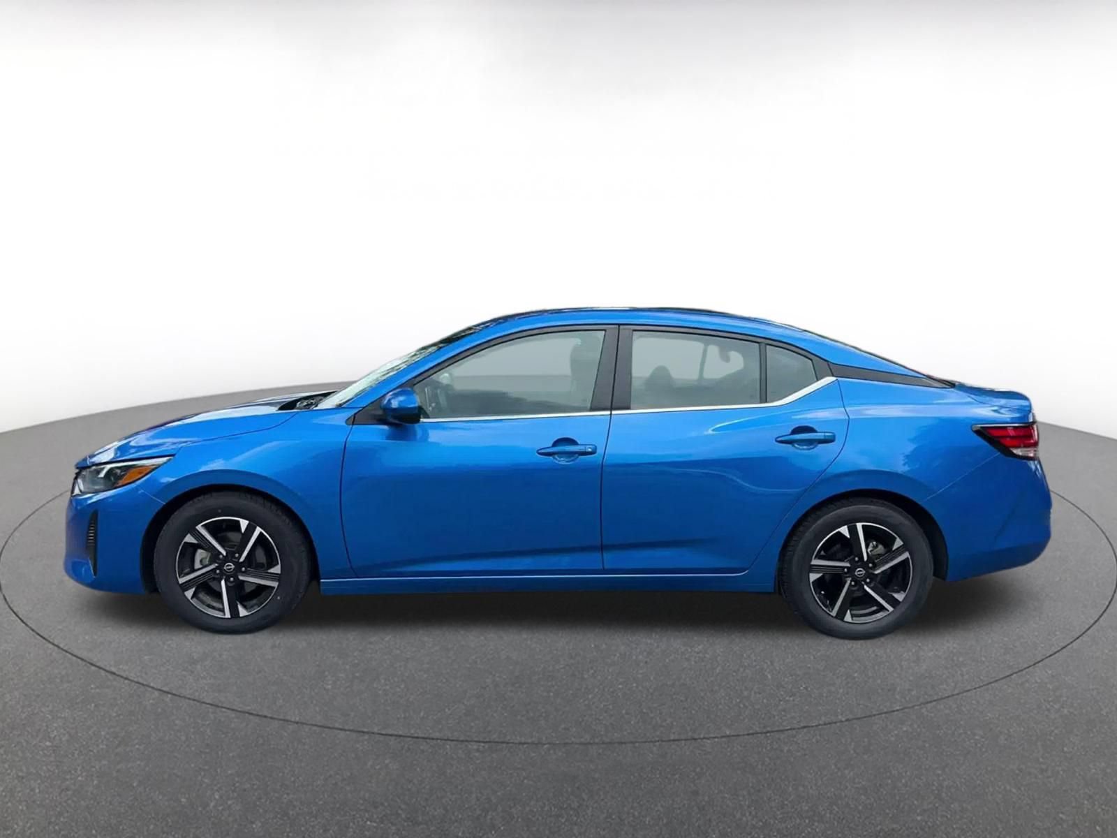 Used 2025 Nissan Sentra SV FWD image 8