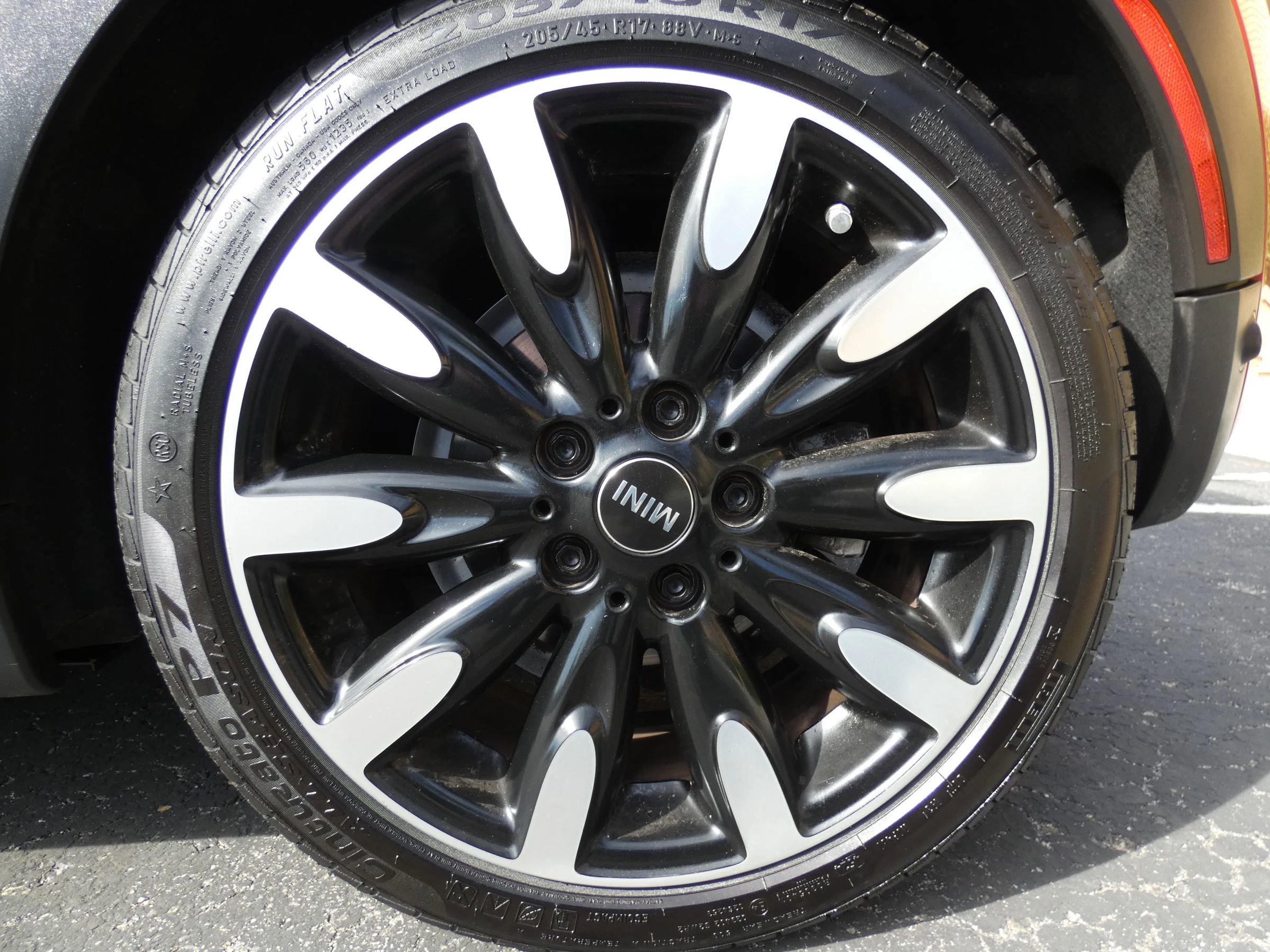 Used 2021 MINI Cooper S image 19