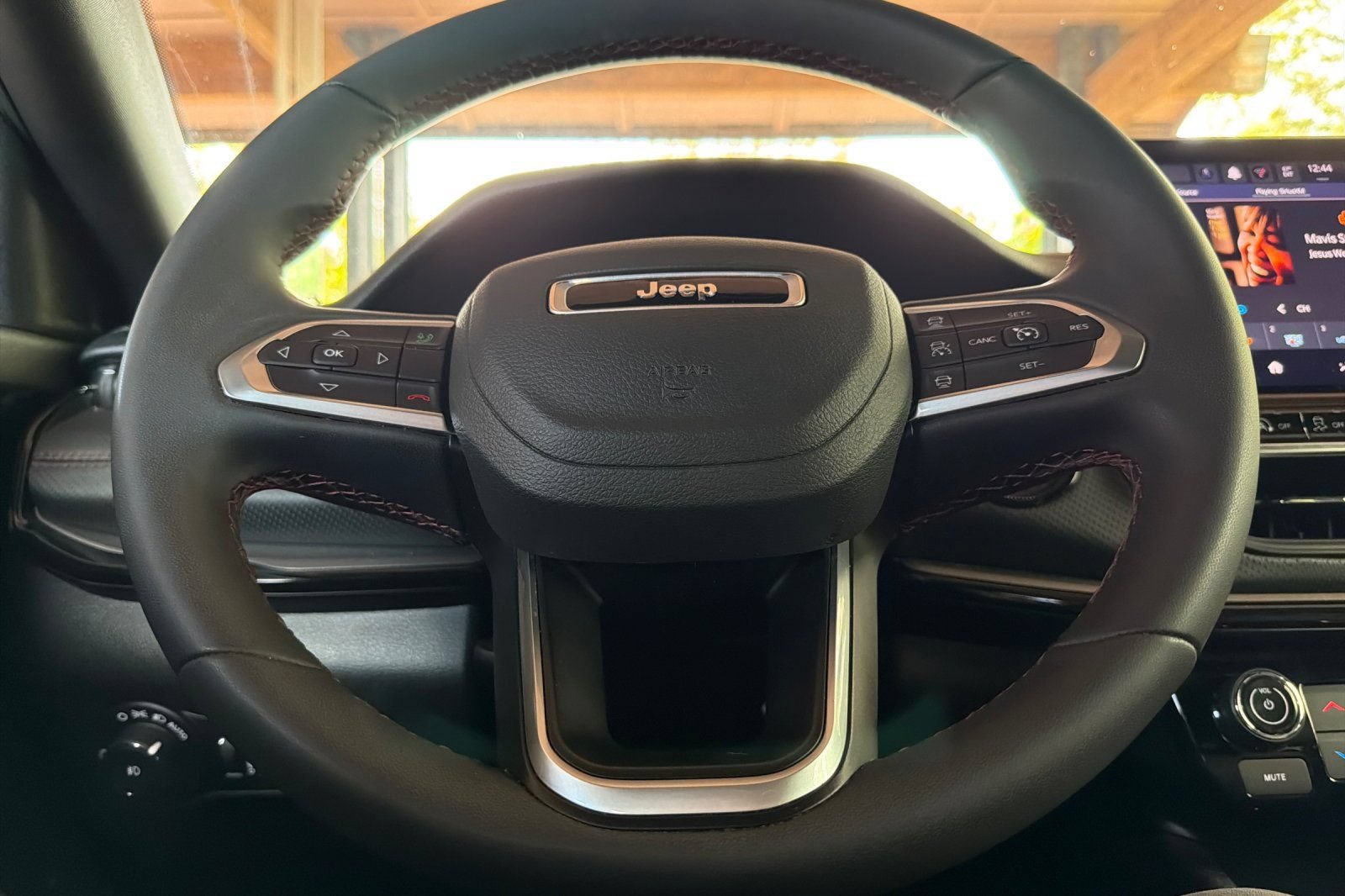 Used 2025 Jeep Compass Trailhawk AWD/4WD image 23