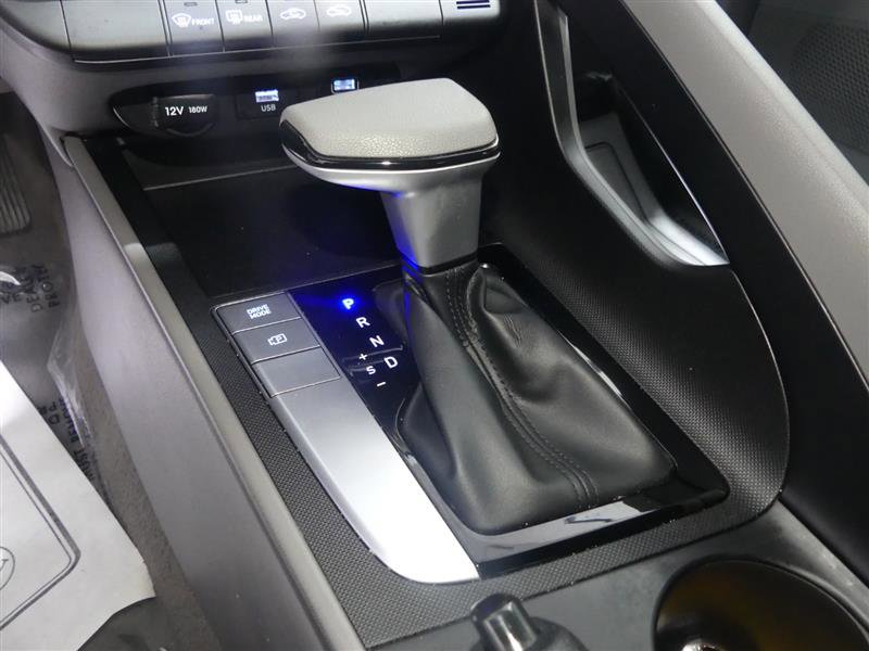 Used 2022 Hyundai Elantra SEL FWD image 38