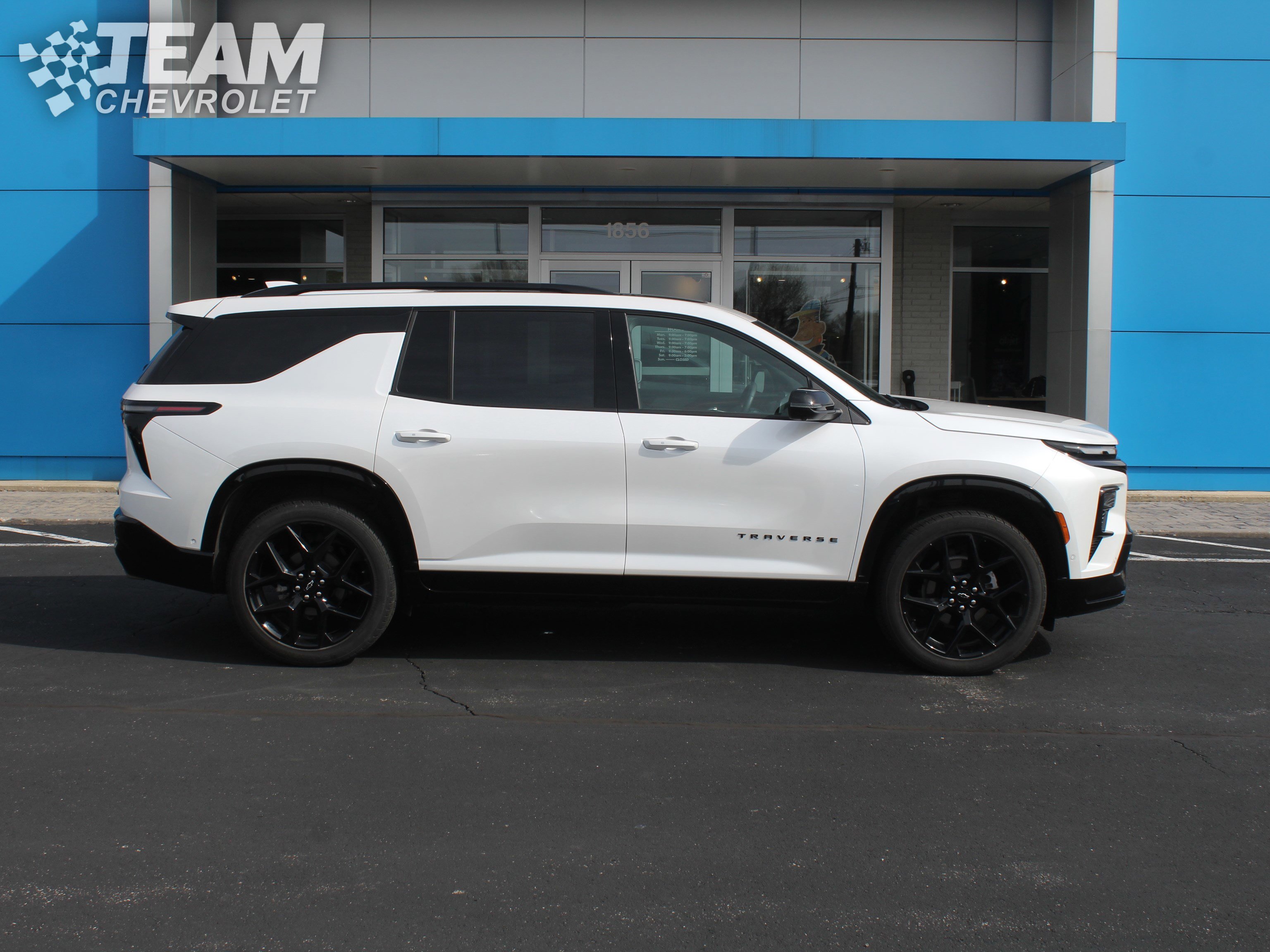 Used 2024 Chevrolet Traverse RS w/ LPO, Floor Liner Package image 3