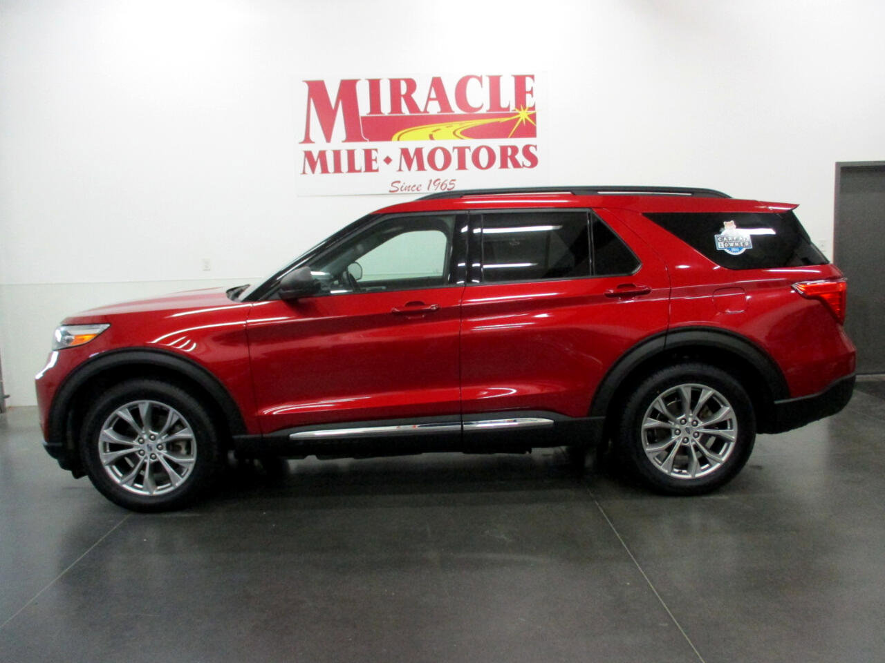Used 2021 Ford Explorer XLT w/ Equipment Group 202A image 2