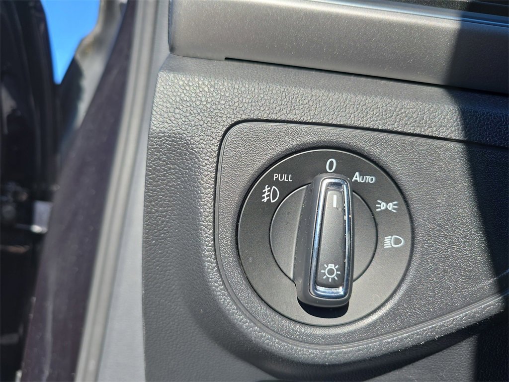 Used 2018 Volkswagen Atlas SE image 22