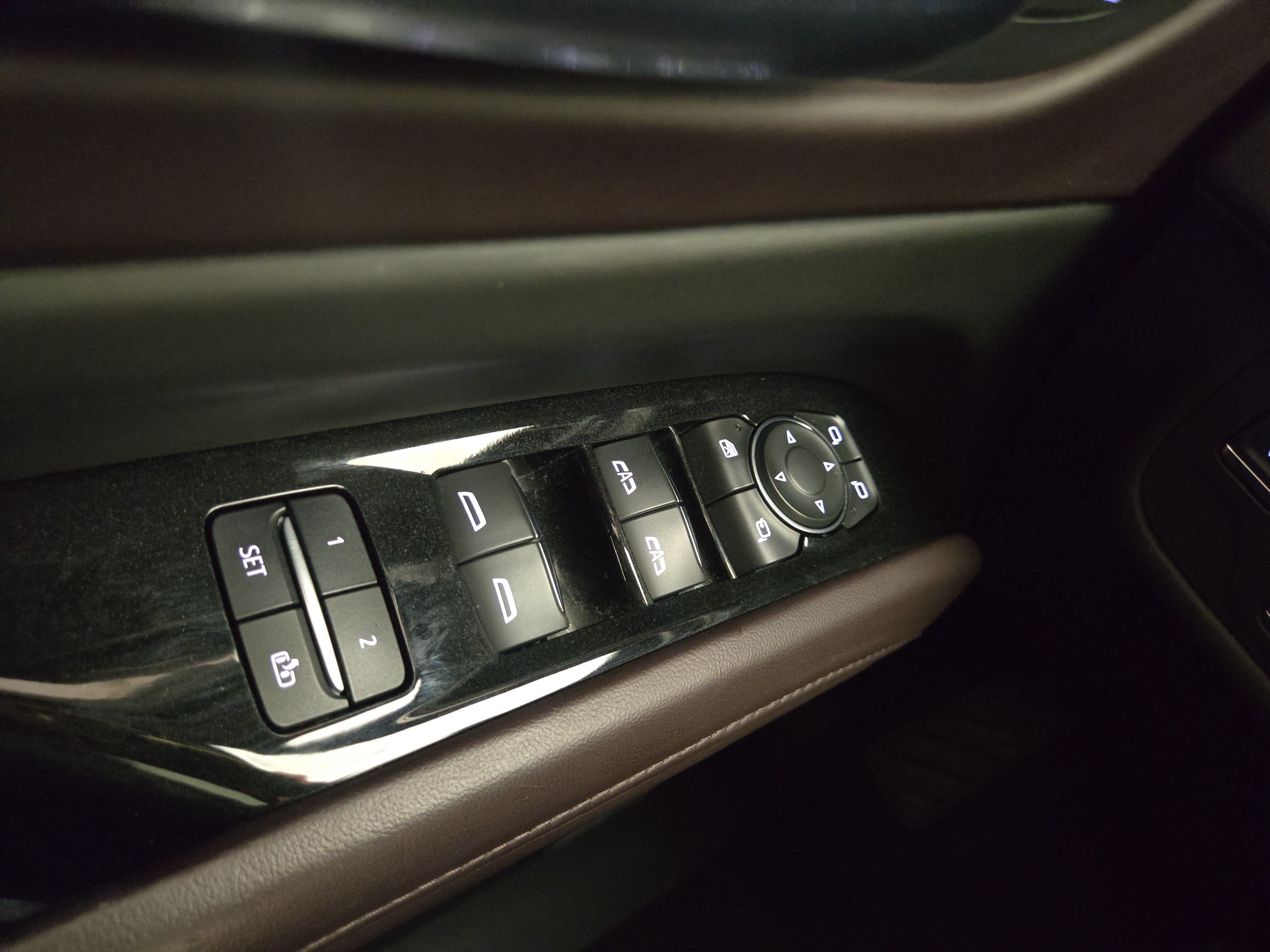 Used 2023 Cadillac Escalade Premium Luxury Platinum AWD/4WD image 33