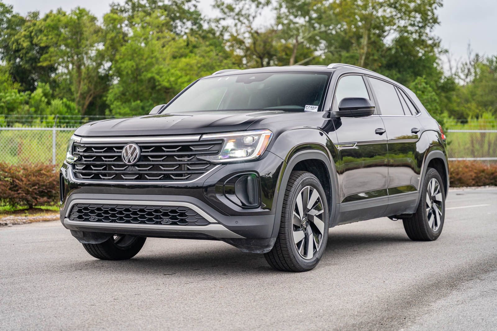 Used 2024 Volkswagen Atlas Cross Sport SE image 3
