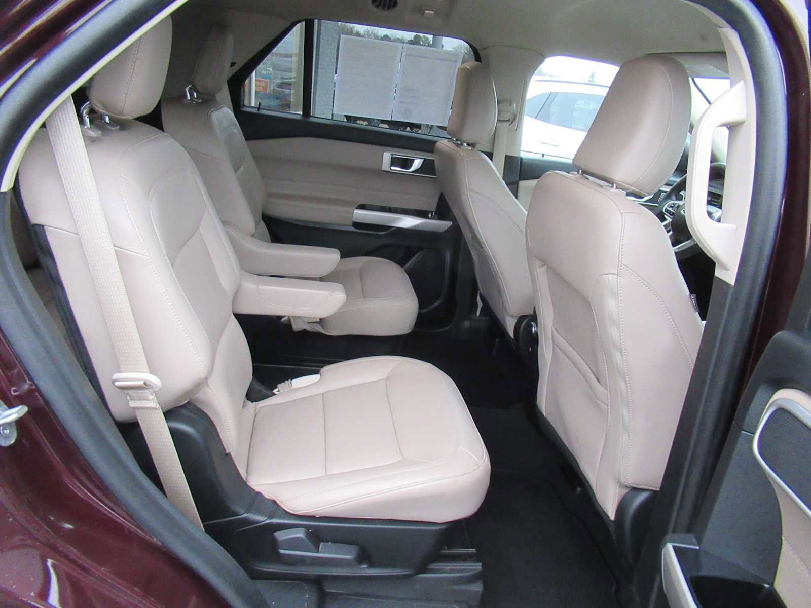 Used 2022 Ford Explorer XLT w/ Equipment Group 202A image 20