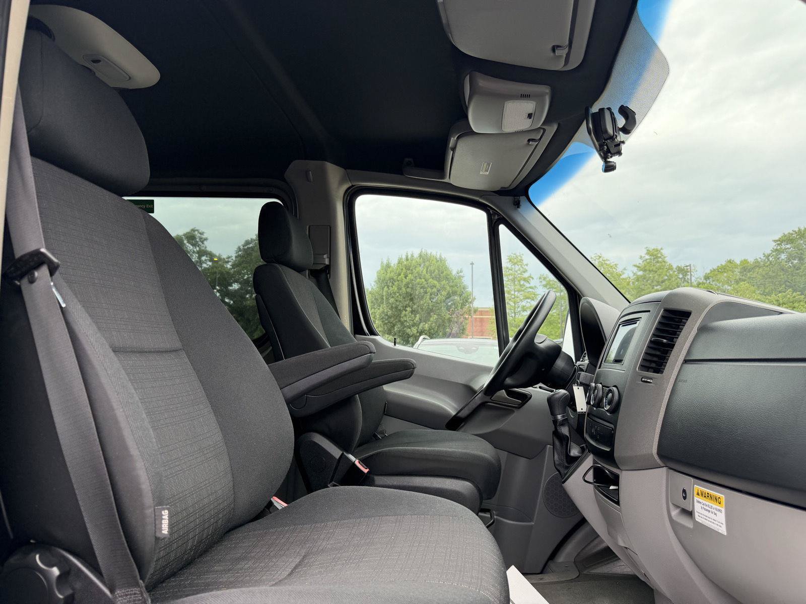 Used 2016 Mercedes-Benz Sprinter 2500 image 26
