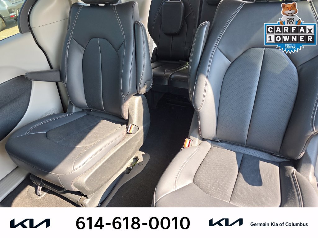 Used 2024 Chrysler Pacifica Limited FWD image 18