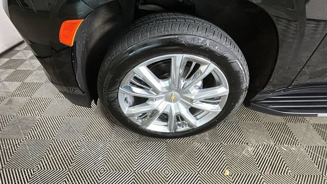 Used 2021 Chevrolet Suburban Premier w/ Premium Package RWD image 9