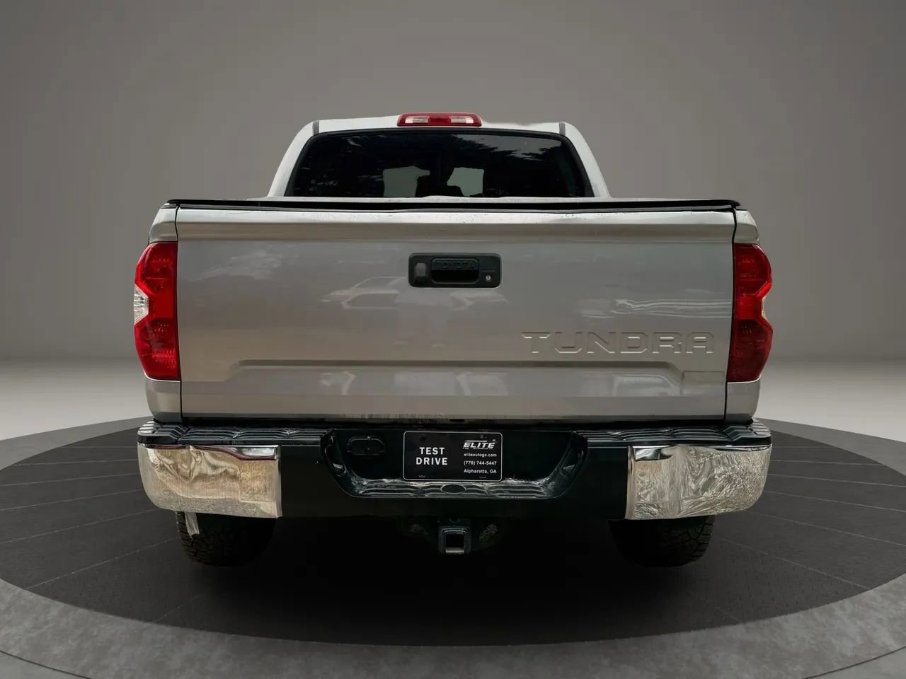 Used 2018 Toyota Tundra SR5 w/ SR5 Upgrade Package image 5