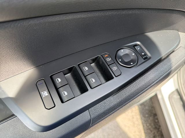 New 2026 Kia Sportage LX FWD image 17